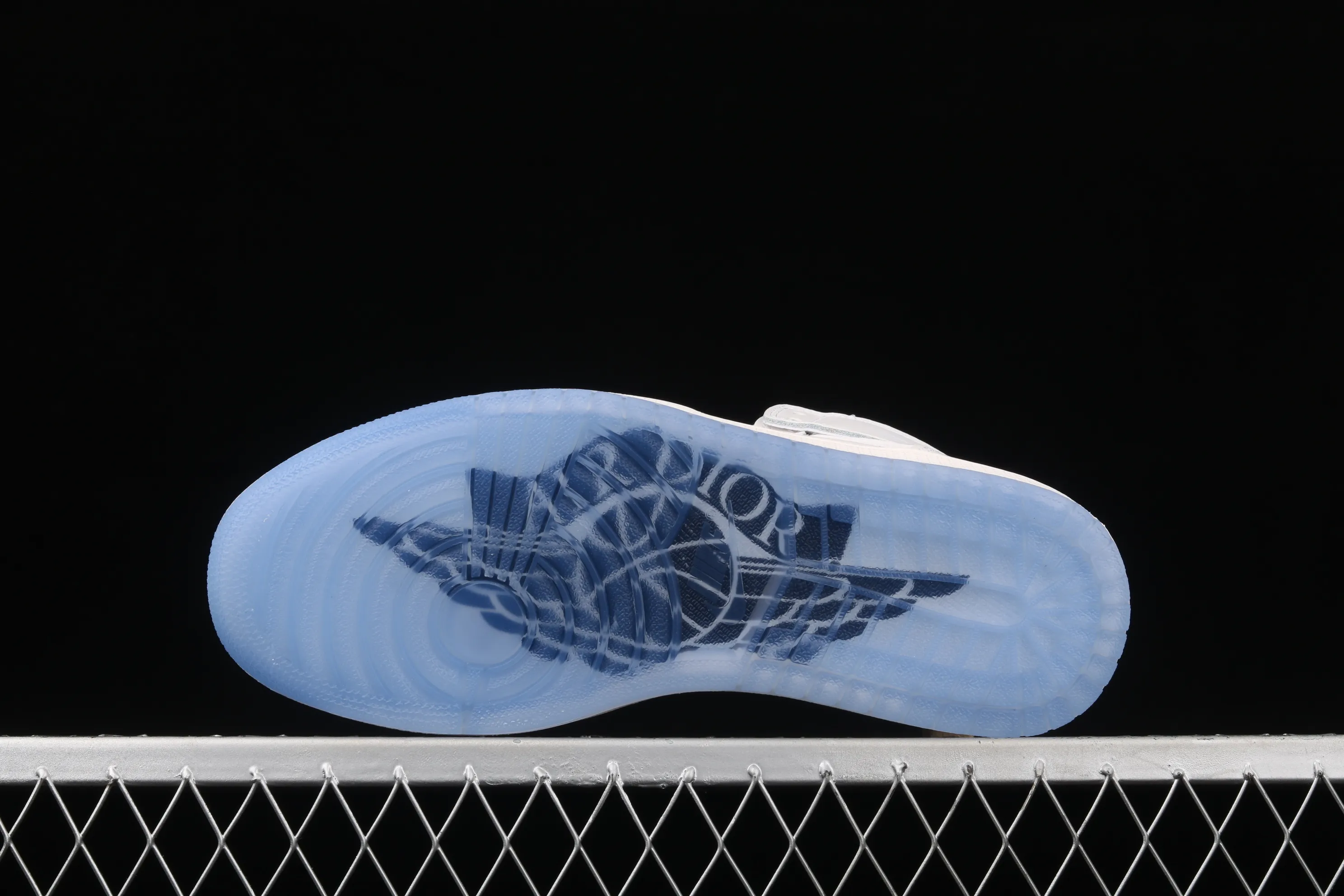 All categories Air Jordan Jordan series basketball shoes Air Jordan 1 High Z version Dr x Air Jordan 1 High AJ1 Joe 1 Dior joint all white high top CN8607-012